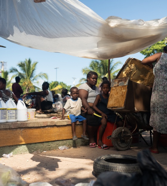 Picture of a family in an IDP camp in Haiti