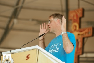 Magnus MacFarlane-Barrow on stage at Mladifest 2024.